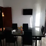 Lanterna Apartment *